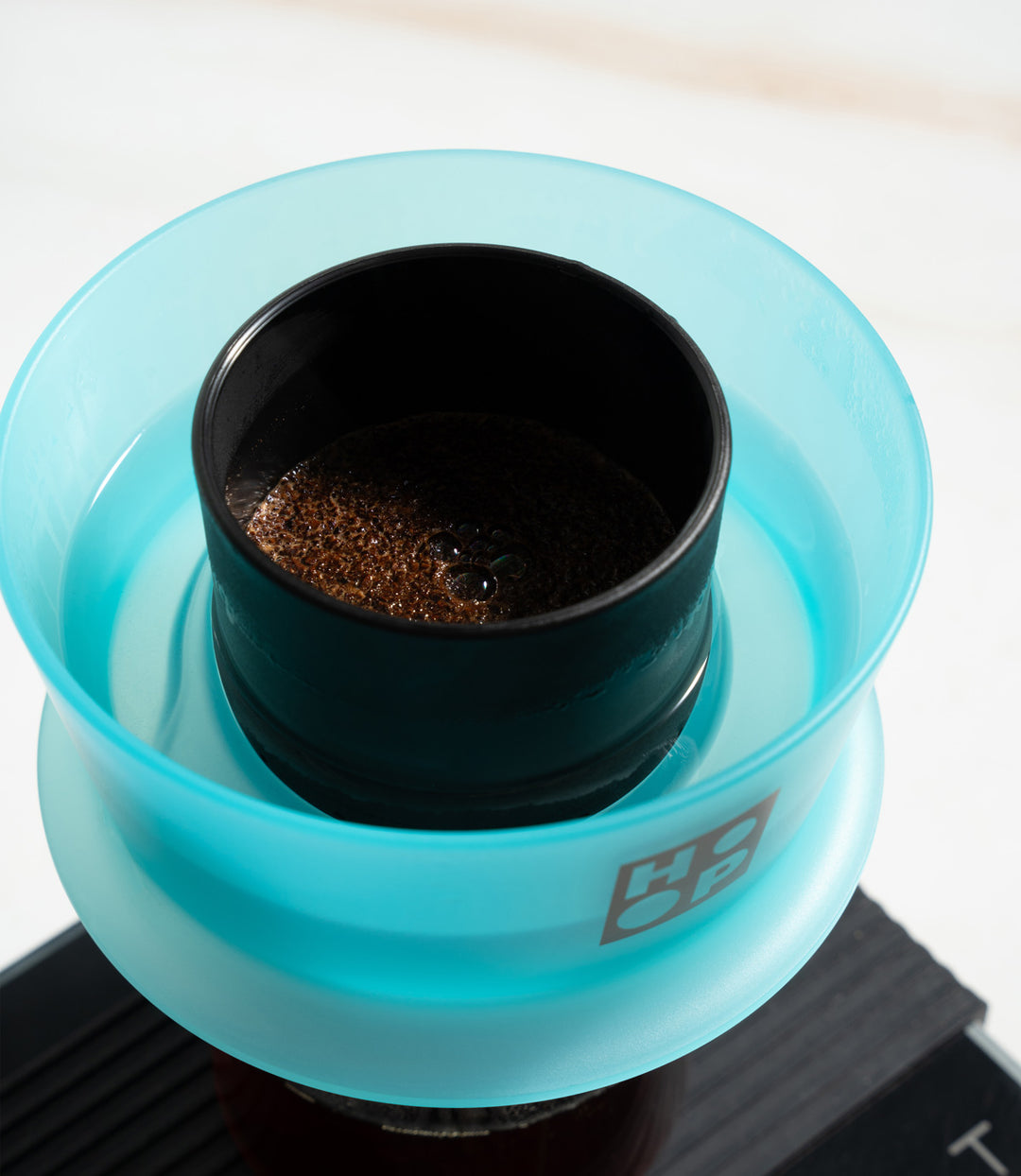 Ceado Hoop Coffee Brewer Turquoise, ground coffee in the Flow Tower, water in the Outer Loop – Coffee Coaching Club 16