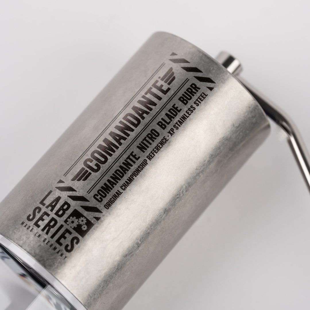 Comandante C40 MK4 Lab Series Nitro Blade Gehäusegravur Nitro Blade Burr und Lab Series – Coffee Coaching Club 3