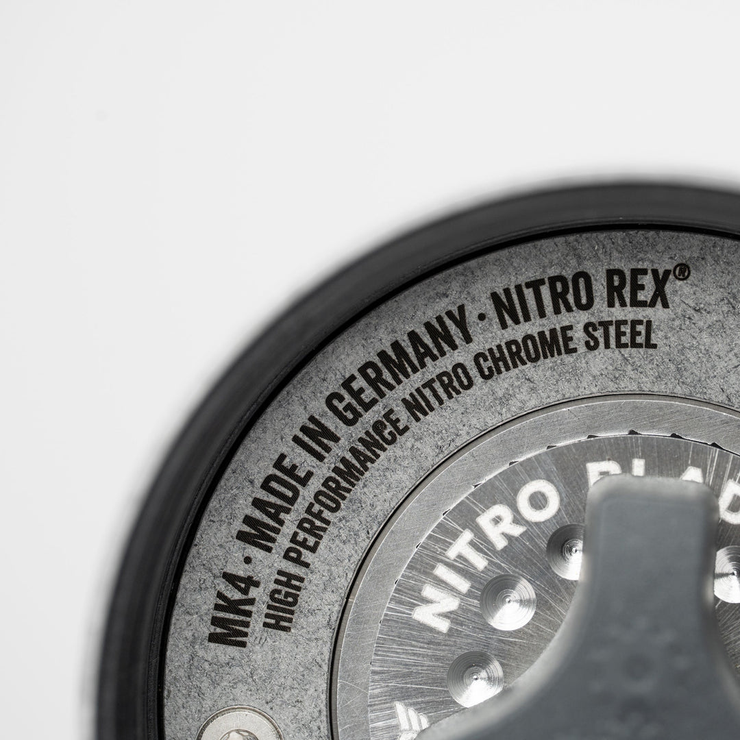 Comandante C40 MK4 Lab Series Nitro Blade Gravur Nitro Rex an der Unterseite – Coffee Coaching Club 5