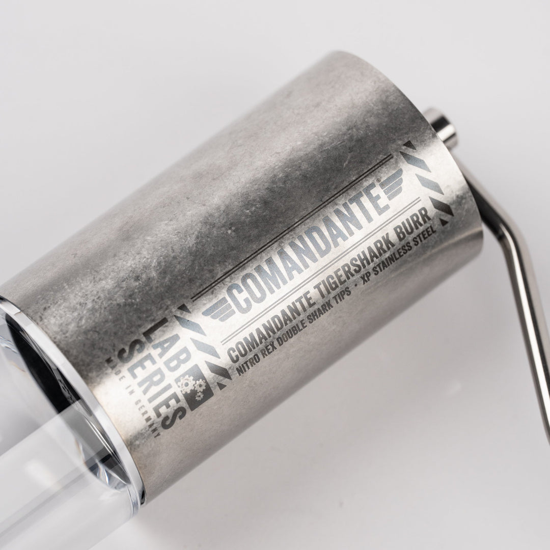 Comandante C40 MK4 Lab Series Tigershark Gehäuse mit Gravur Tigershark Burr – Coffee Coaching Club 9