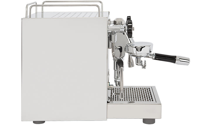 ECM Mechanika VI Slim PID Chrom – Seitenansicht mit Siebträger – Coffee Coaching Club 11
