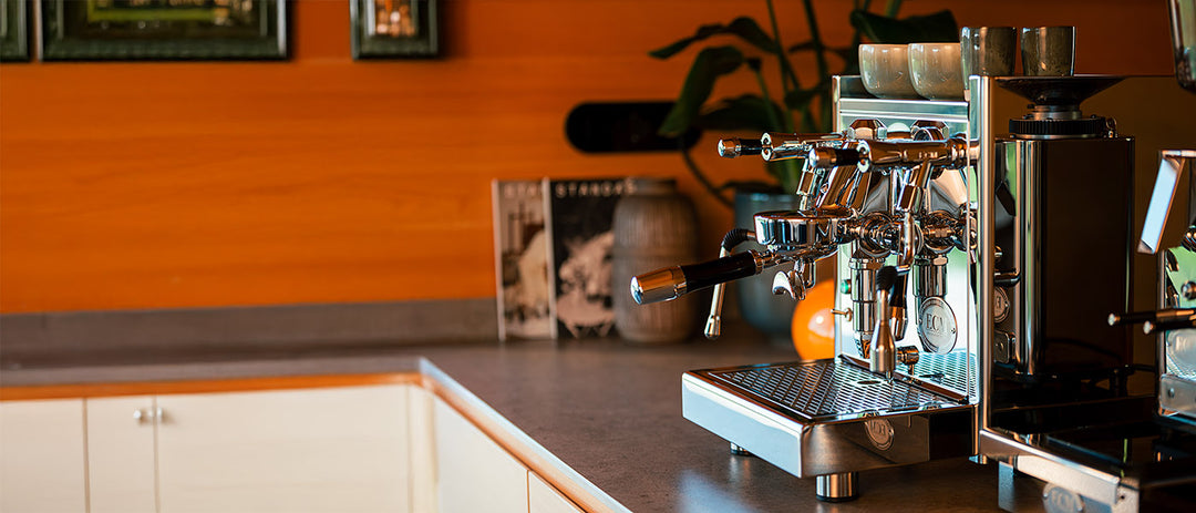 ECM Technika VI di lato sul piano della cucina – Coffee Coaching Club 9