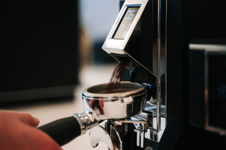 Eureka Mignon Specialità mahlt direkt in den Siebträger – Coffee Coaching Club 20