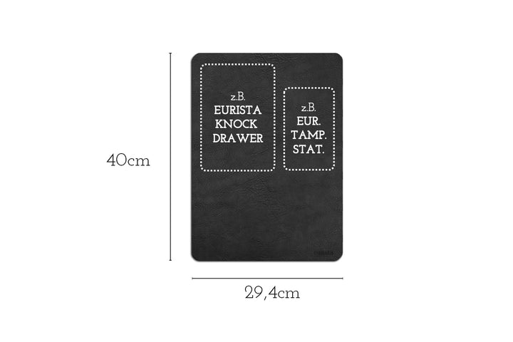 Eurista Grundmatte S Masszeichnung 40 × 29,4 cm mit Aufstellbeispiel – Coffee Coaching Club 14