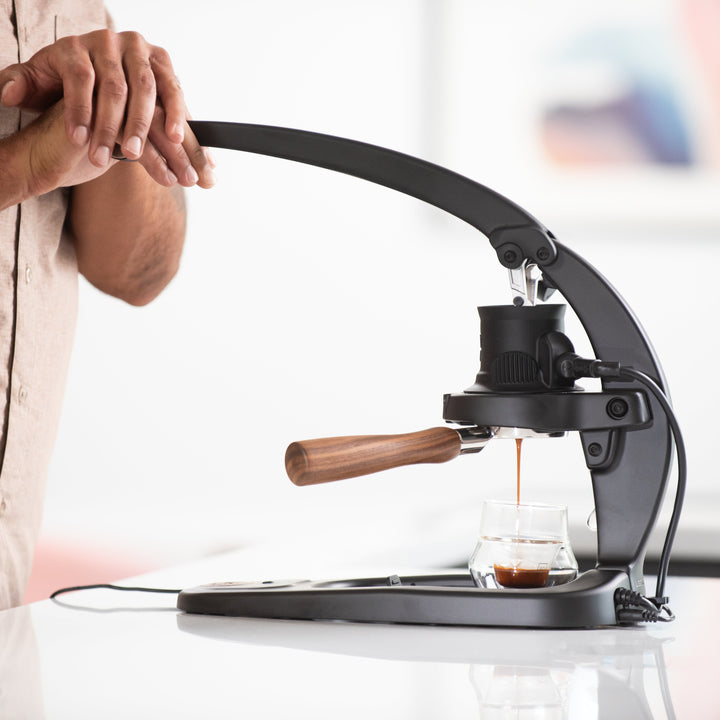 Flair Espresso 58+2 Hebelzug in der Küche – Coffee Coaching Club 10