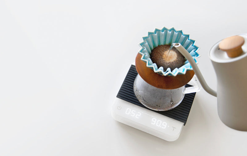Acaia Pearl 2021 coffee scale - white - Coffee Coaching Club