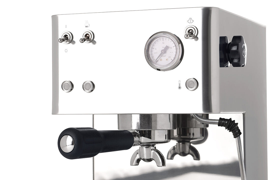 La Pavoni Casa Bar Bedienfeld mit Kippschaltern, Manometer und Brühgruppe – Coffee Coaching Club 13