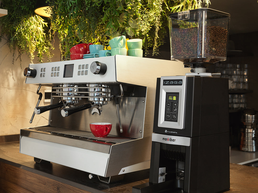 Markibar IZAGA W neben einer Espressomaschine, Perspektive – Coffee Coaching Club 22