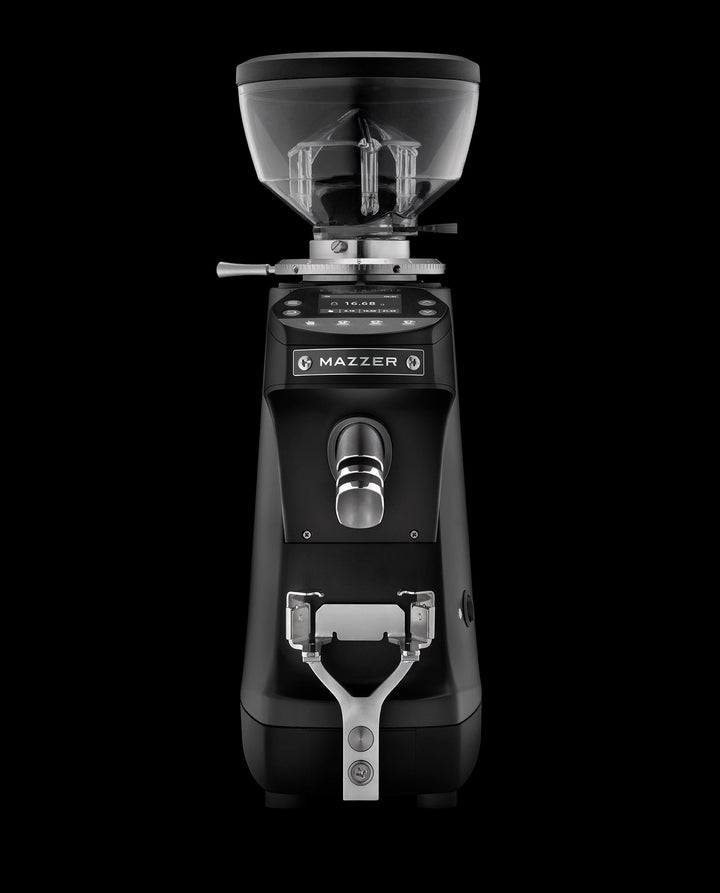 Mazzer Mini G Schwarz frontal mit Siebträgerhalter – Coffee Coaching Club 13