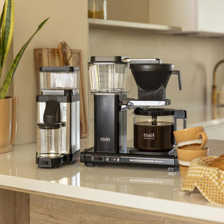 Moccamaster KBG Select Schwarz auf der Küchenablage – Coffee Coaching Club 25