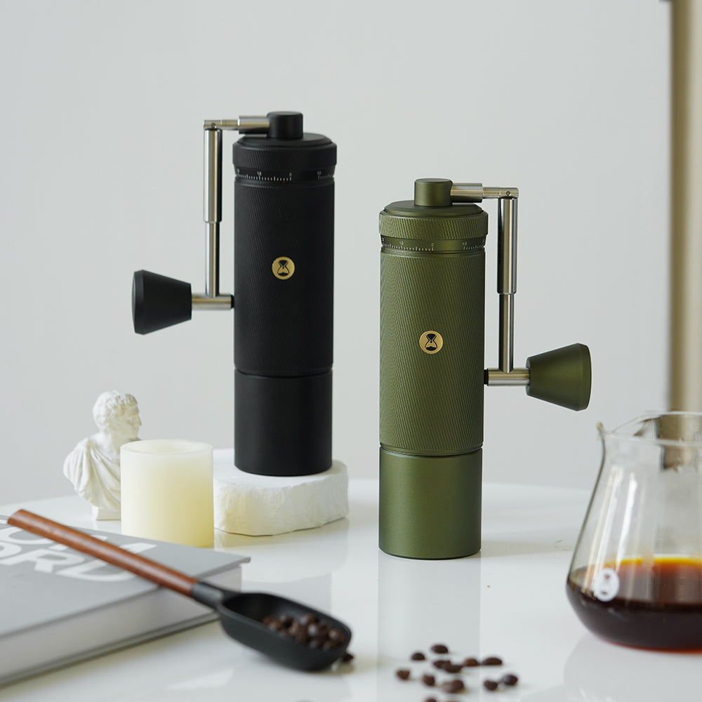 Timemore Chestnut S3 in Schwarz und Grün mit Kaffeebohnen – Coffee Coaching Club 8