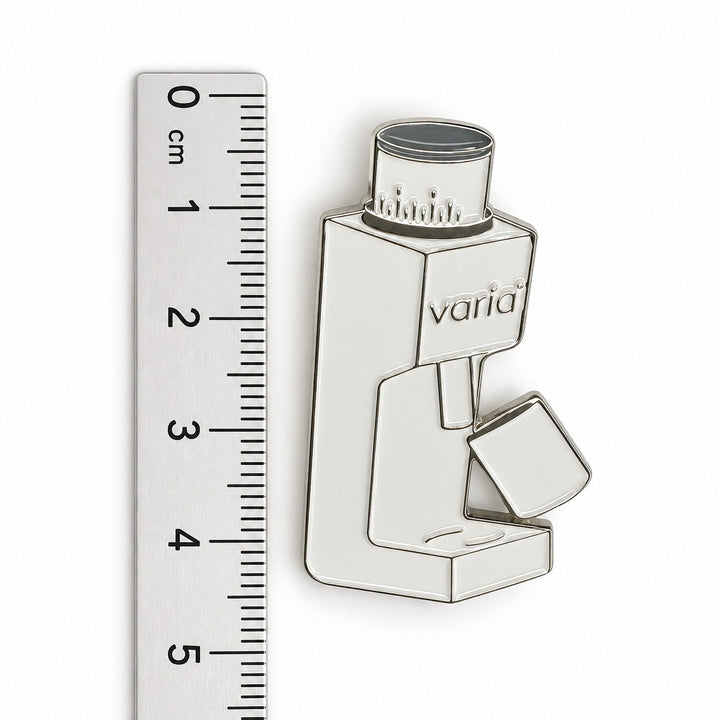 Varia Pin VS3 Bianco accanto a un righello in cm – Coffee Coaching Club 3