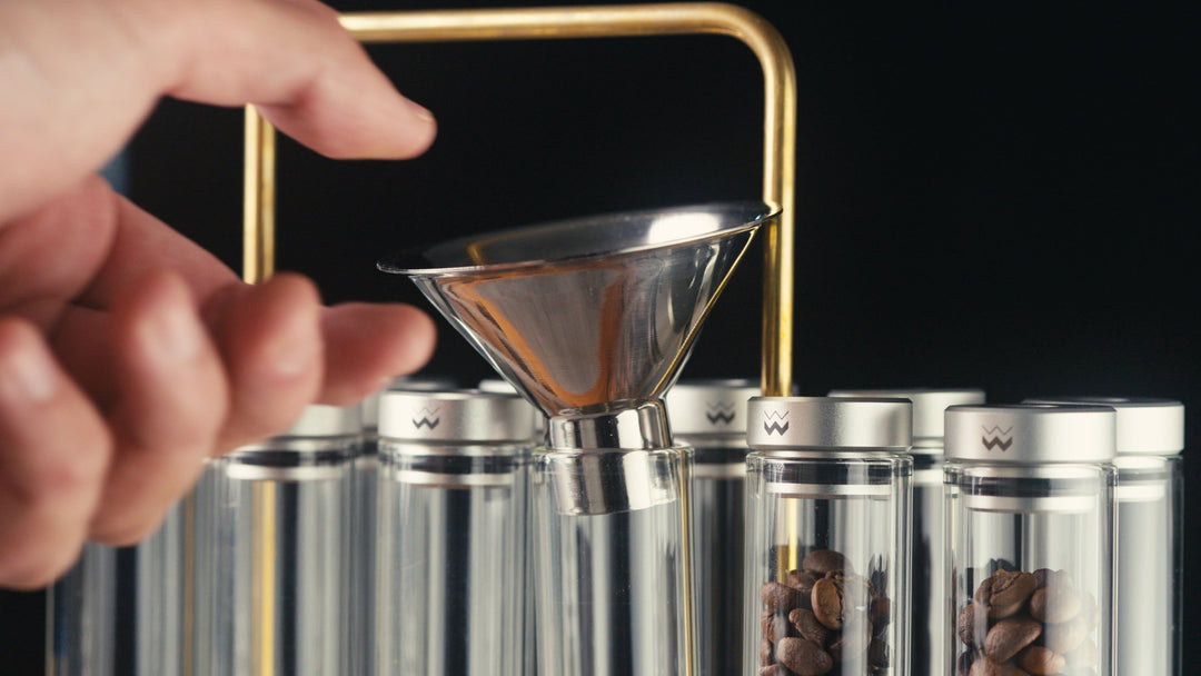 Weber Workshops Bean Cellar Gläser mit Edelstahltrichter und Messinggriff – Coffee Coaching Club 4