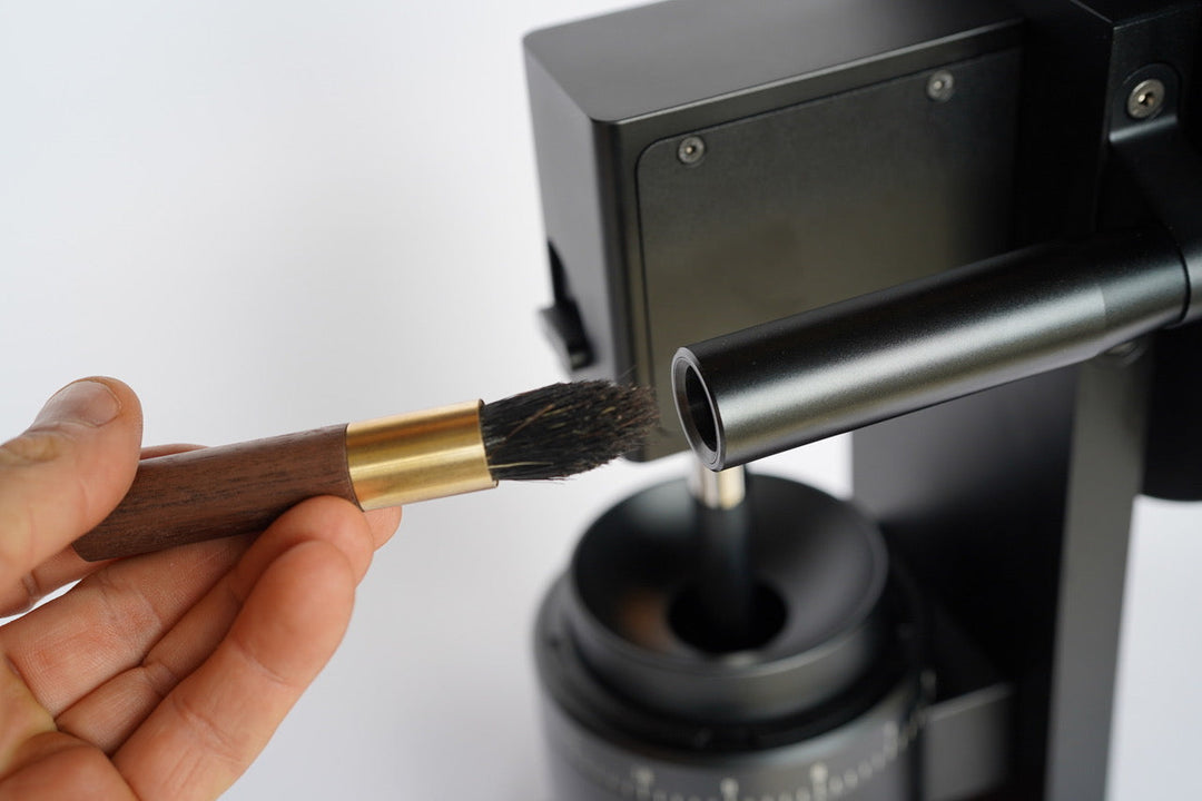 Weber Workshops HG-2 integrierte Reinigungsbürste mit Teakgriff – Coffee Coaching Club 16
