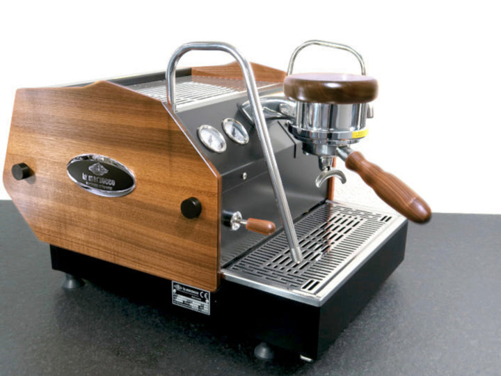 Seitenwände (Holz, Paar) zu La Marzocco GS3 - Schwarz-Nuss - Coffee Coaching Club